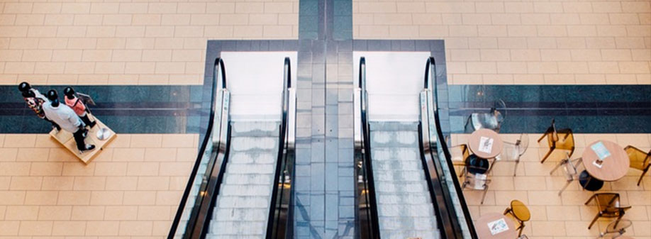 How can retail footfall insights benefit store and centre managers?