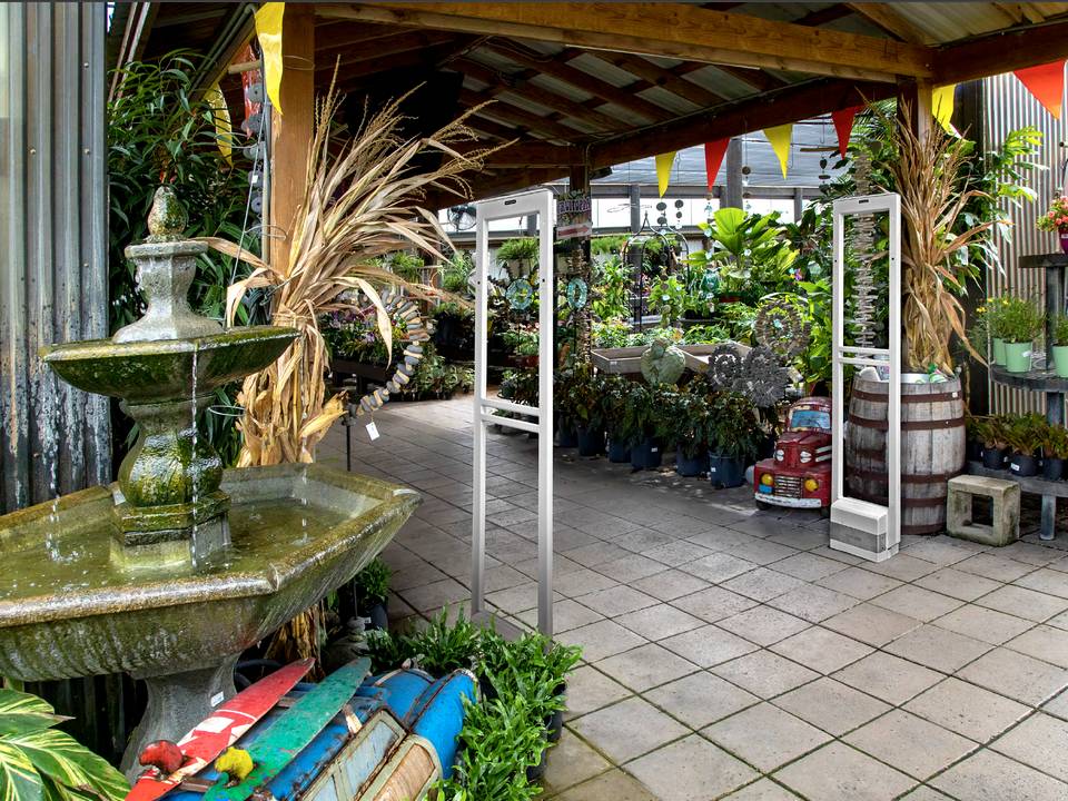 eas detection pedestals outdoor in retail garden store