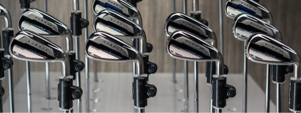 Клюшки для гольфа, защищенные противоугонными бирками Sensormatic