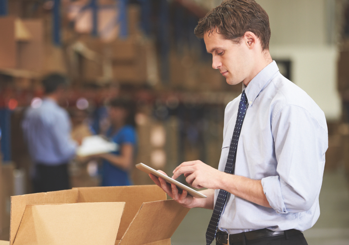 Производитель на складе холдинга мобильного устройства